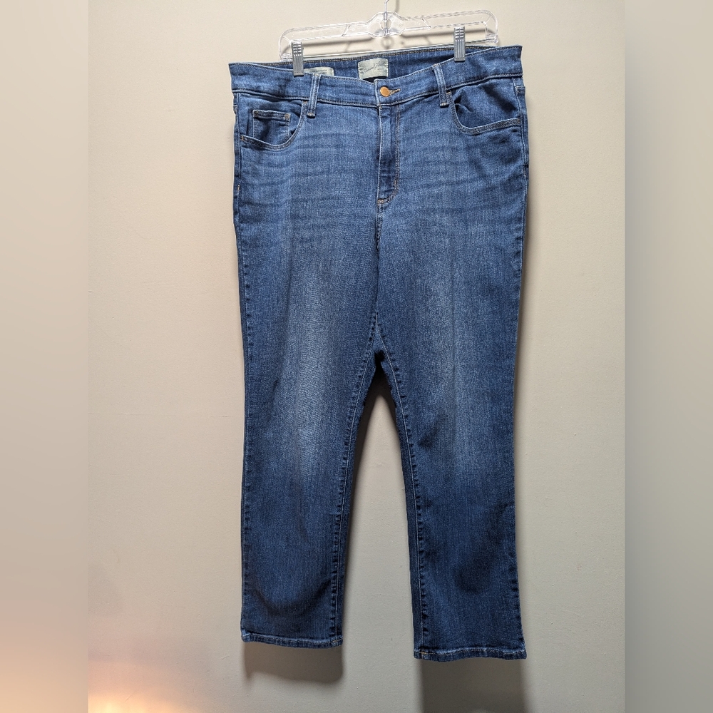 Universal Thread Slim Straight Jeans